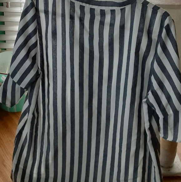 Women's top in size 2x, brand new without tags - Picture 2 of 2